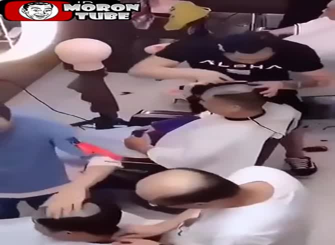 Video :But what's happening here The world's most bizarre hair parlor!